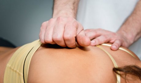 Cabinet d'ostéopathie pour soulager des douleurs dans le dos à Marignane